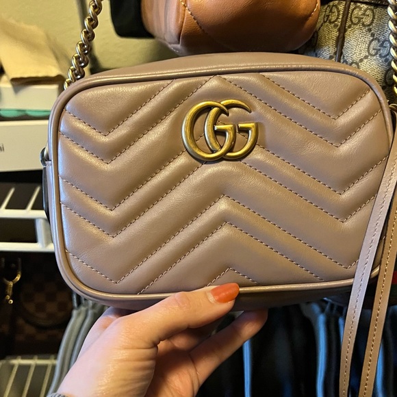 Crossbody- Gucci Marmont small camera bag - Picture 5 of 9